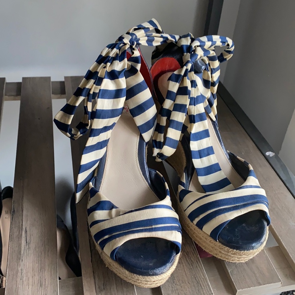COPY - Ugg bow tie wedges